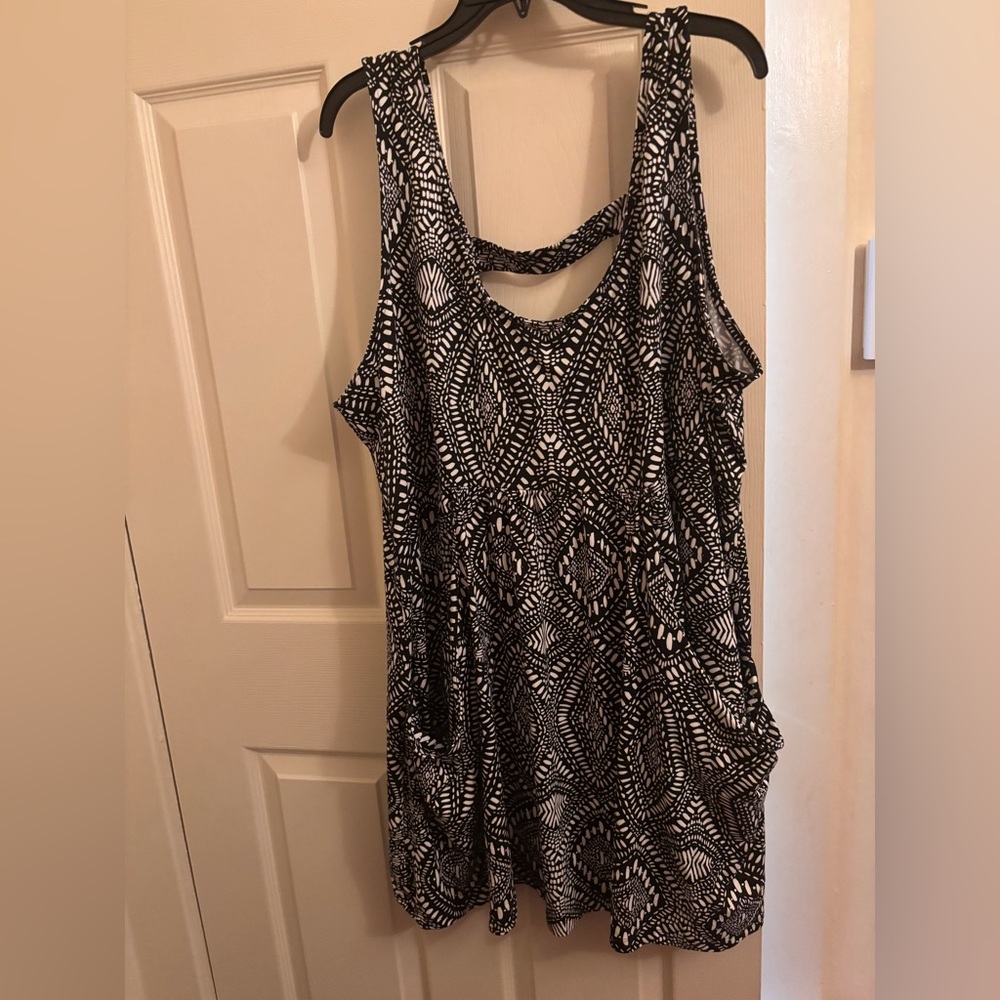 Black and White Patterned Women's Dress